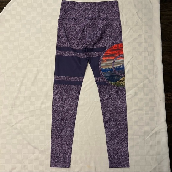 Colorado Purple and Pink Women’s Knit Hat and Leggings Set Size Small - Picture 6 of 7
